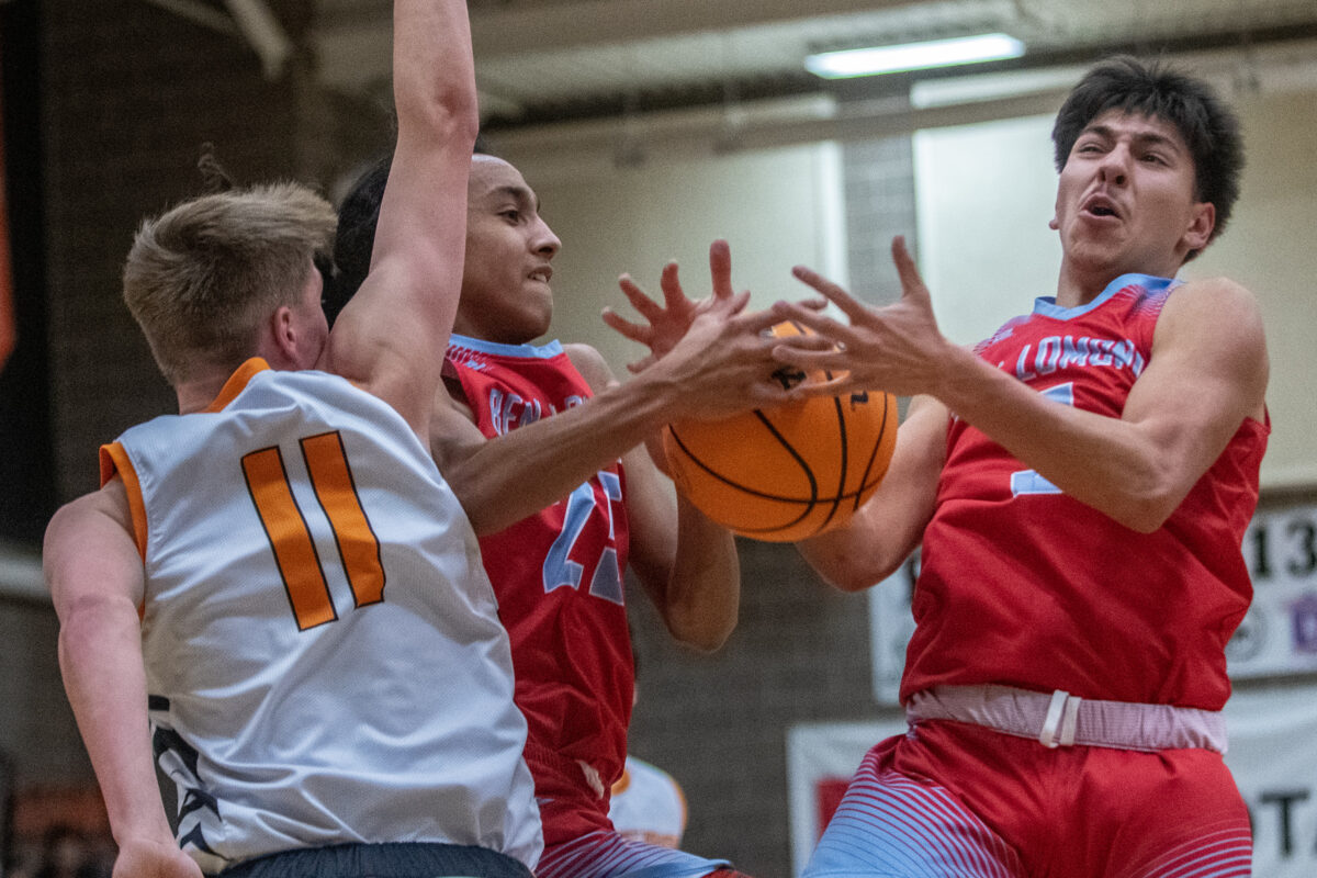 Boys basketball In spirited game of runs, Ogden holds off rival Ben